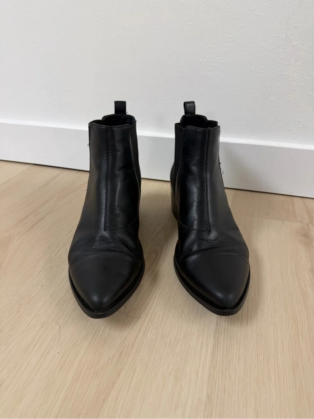 Vagabond Black Leather Marja Chelsea Boots